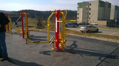 Workout fitnes Nymburk - zvelebení sídliště - duo a trio stroje